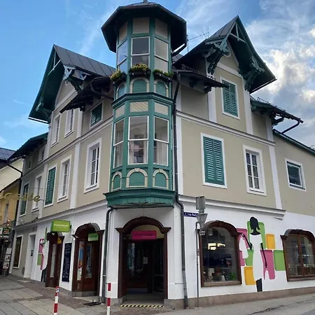 Zentrale Lage - 5 Apartment *